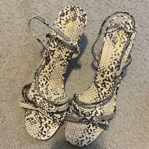 Stylish Snake Print Women's Sandals